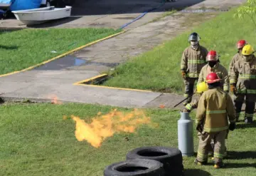 IPCET fortalece capacidades de Bomberos con nuevos cursos