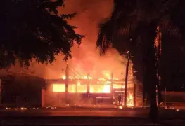Una incendio destruye un restaurante de mariscos en Culiacán, Sinaloa.
