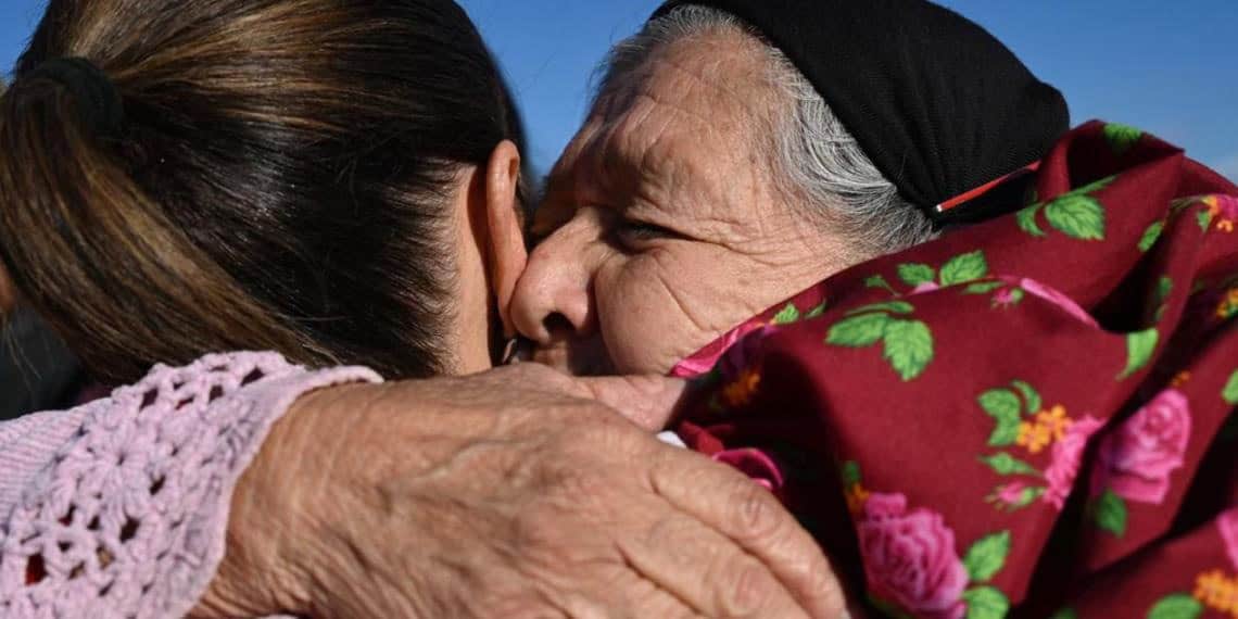 
Presidenta Claudia Sheinbaum reconoce y restituye tierras a Comunidades Rarámuris de la Sierra Tarahumara en Chihuahua
