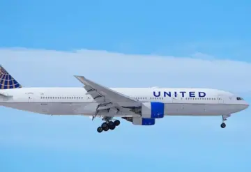 Detectan un cadáver sin vida atrapado en la llanta de un avión que aterrizó en Hawái.