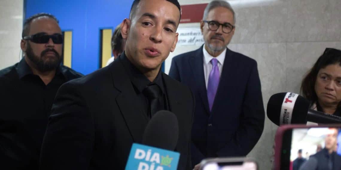 Daddy Yankee solicita desacato a su esposa y cuñada por violar un acuerdo legal.