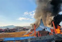 Avi&oacute;n con 181 personas a bordo se accidenta en Corea del Sur; reportan 29 muertos