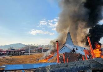 Avión con 181 personas a bordo se accidenta en Corea del Sur; reportan 29 muertos