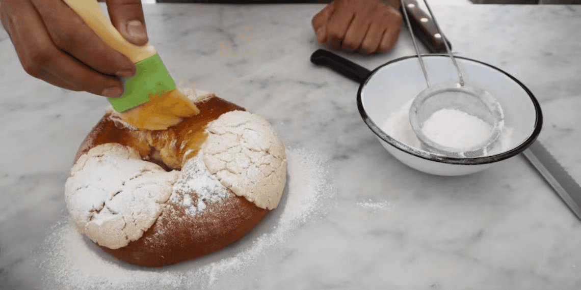 Secretos para una rosca de reyes esponjosa y deliciosa