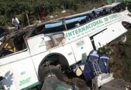 Autobús cae a precipicio y deja13 personas sin vida en Colombia