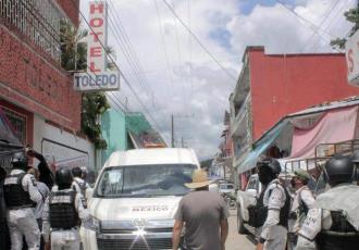 En un hotel de Chiapas rescataron a 21 migrantes de diferentes países