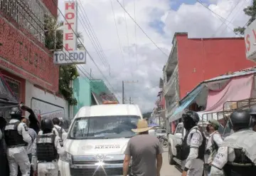 En un hotel de Chiapas rescataron a 21 migrantes de diferentes países