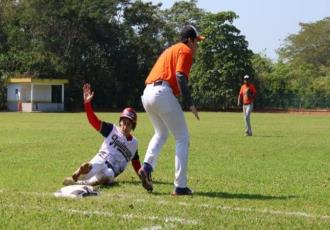 Iquinuapa está a un triunfo de llegar a la final de la Liga Invernal de Béisbol de Comalcalco