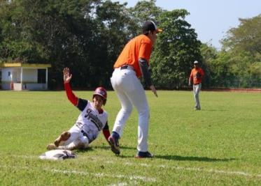 Iquinuapa está a un triunfo de llegar a la final de la Liga Invernal de Béisbol de Comalcalco