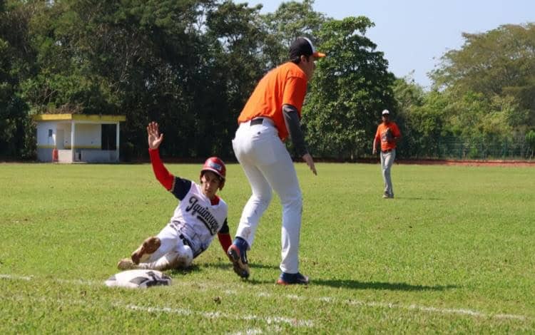 Iquinuapa está a un triunfo de llegar a la final de la Liga Invernal de Béisbol de Comalcalco