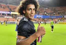 ´Coco´ Carrasquilla firma contrato con los Pumas de la UNAM