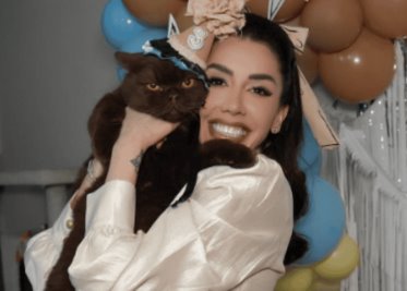 Karime Pindter celebra en grande el cumpleaños de su gato Norris