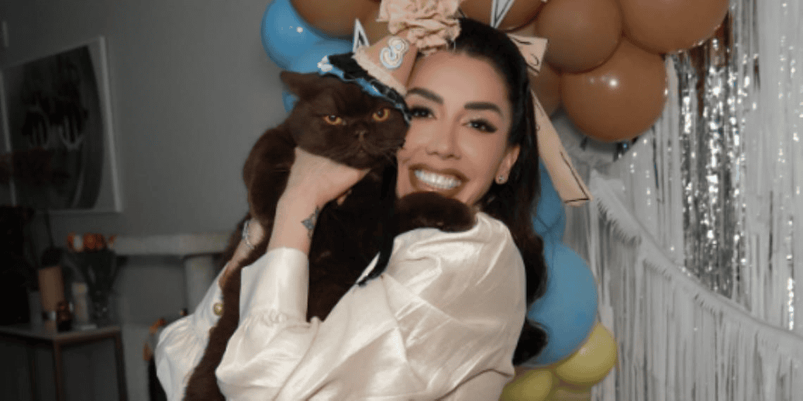 Karime Pindter celebra en grande el cumpleaños de su gato Norris