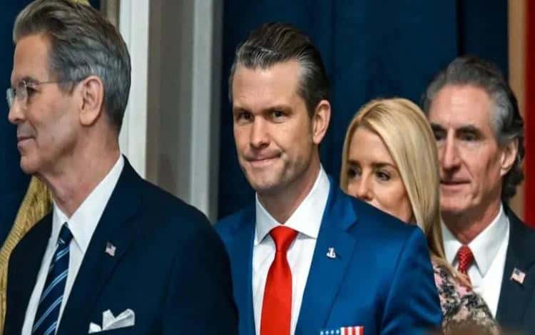 Confirma Senado de EU a Pete Hegseth como secretario de defensa