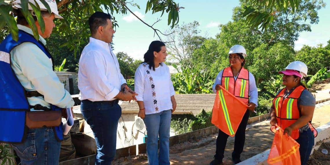 Cumple Yolanda Osuna con obra integral de pavimentación en Tamulté de las Sabanas
