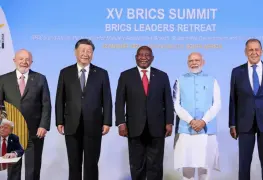 Donald Trump amenaza con aranceles a los países BRICS si intentan sustituir el dólar