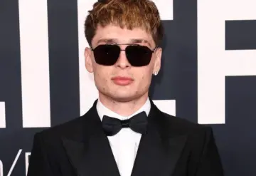 El lujoso reloj de Peso Pluma en los Grammy 2025: ¿Cuánto costó?