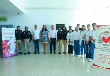 Dan curso de capacitación en primeros auxilios a policías de Comalcalco