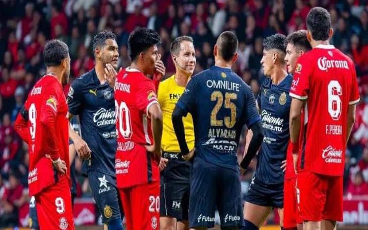 Chivas sienten que el arbitraje les perjudicó en el juego ante Toluca: No es la primera vez