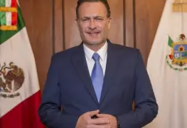 Gobernador de Querétaro busca regular redes sociales en menores de 14 años