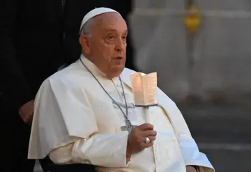 Papa Francisco padece de neumonía bilateral y su estado clínico continúa siendo complejo.
