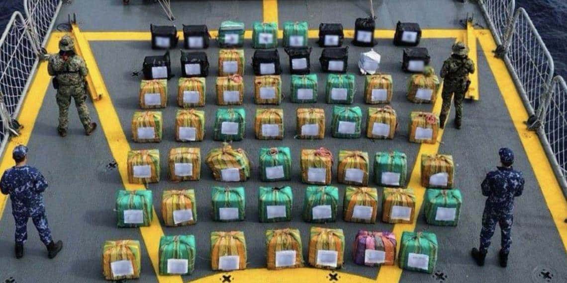 En Oaxaca, aseguran embarcaciones con cerca de dos toneladas de cocaína