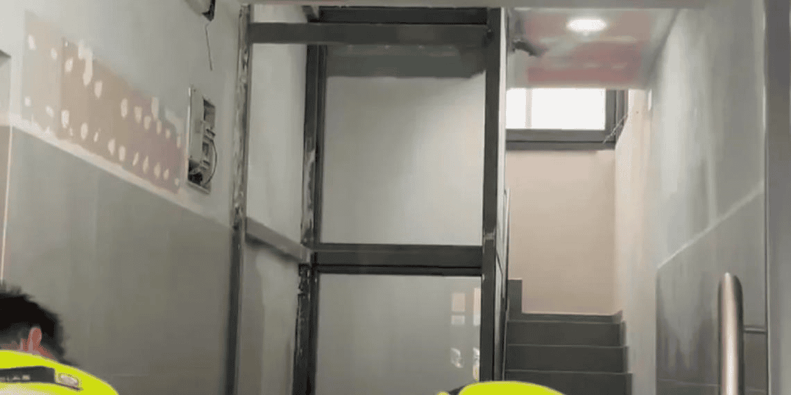 Un hombre muere al caer por el hueco de un elevador durante una discusión con su esposa