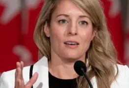 Canadá busca establecer una coalición con Europa para combatir los aranceles impuestos por Trump.