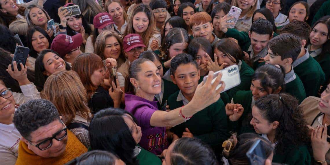 Claudia Sheinbaum encabeza la entrega de beca Rita Cetina en León, Guanajuato