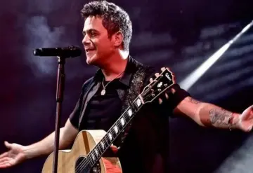En el Carnaval Mazatlán 2025, Alejandro Sanz cautivó al público