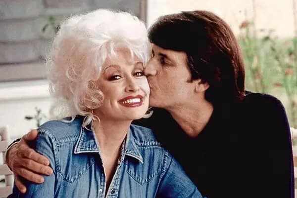 Dolly Parton lamenta la muerte de su esposo, Carl Dean, a los 82 años.