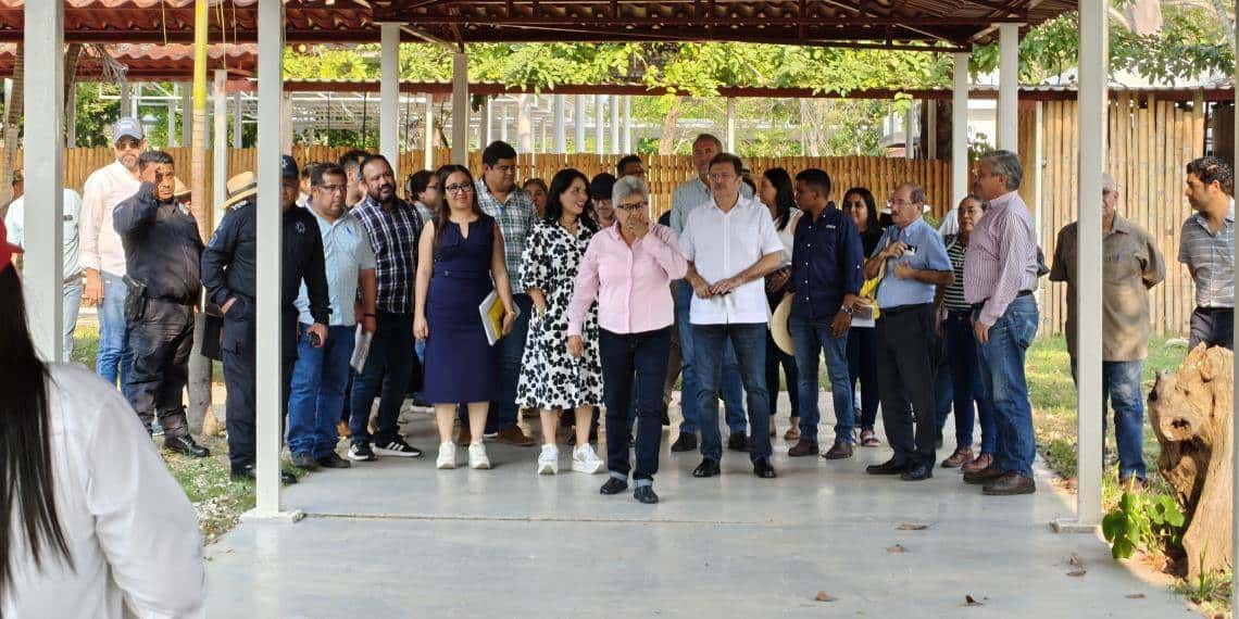 Supervisan autoridades instalaciones ganaderas y de actividades agropecuarias en el Parque de Feria