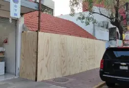 Blindaje en la UJAT y comercios previo a marcha del 8M en Villahermosa