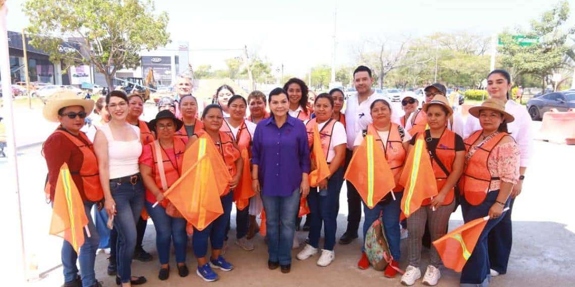 Atestigua Yolanda Osuna exitosa capacitación a mujeres como auxiliares viales