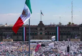 DEMOSTRAMOS QUE EL PUEBLO DE MÉXICO ES MUCHA PIEZA; JUNTAS Y JUNTOS SOMOS MÁS: PRESIDENTA CLAUDIA SHEINBAUM ANTE MILES DE MEXICANOS Y MEXICANAS EN EL ZÓCALO