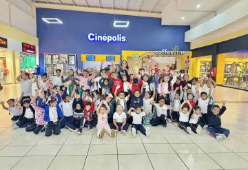 Pequeños comalcalquenses viven momento mágico en el cine