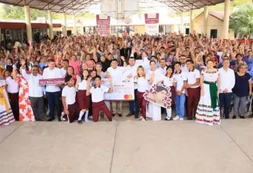 Es mejor que nuestros jóvenes estén en las aulas que en las calles: Javier May