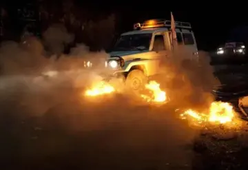 En Puerto Príncipe, vehículos de Médicos Sin Fronteras son atacados por civiles armados.