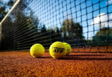 ¿Por qué los torneos de tenis en interiores durante el otoño representan un desafío único para las apuestas?