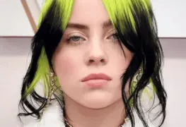 Billie Eilish no baja de la cima.