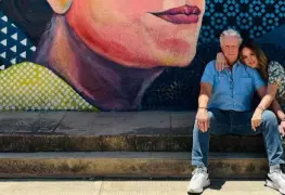 Andrea Legarreta realizo viaje junto a su papá