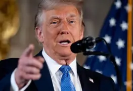 Trump establece un congelamiento de 2 mil 200 millones de dólares para la Universidad de Harvard