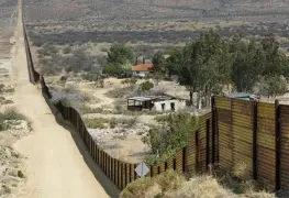 Trevilla y Guillot analizan cooperación militar.