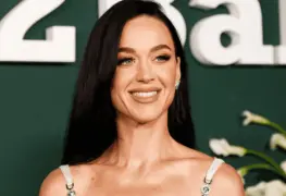 Cantante lamenta escándalos por viajar al espacio.