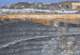 La extracción de recursos dejan pobrezas e injusticias.