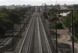 Luz verde a construcción de tren de pasajeros.