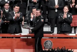 Despedida para un importante ex agente federal.