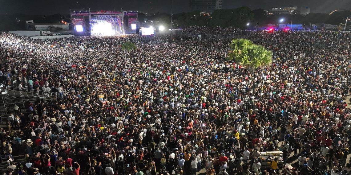 Abarrotan feria 265 mil personas.