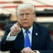 Trump aporta a la causa.
