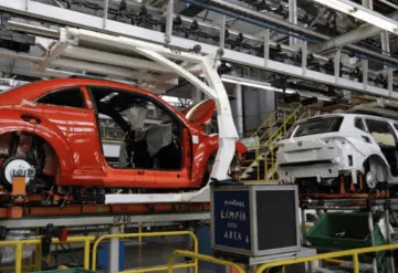 Caída en la producción automotriz.